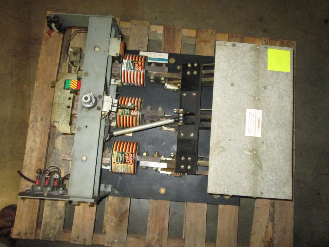 Picture of BLO34250 Square D Bolt-Loc 2500 Amp 480 Volt Pressure Contact Switch Black