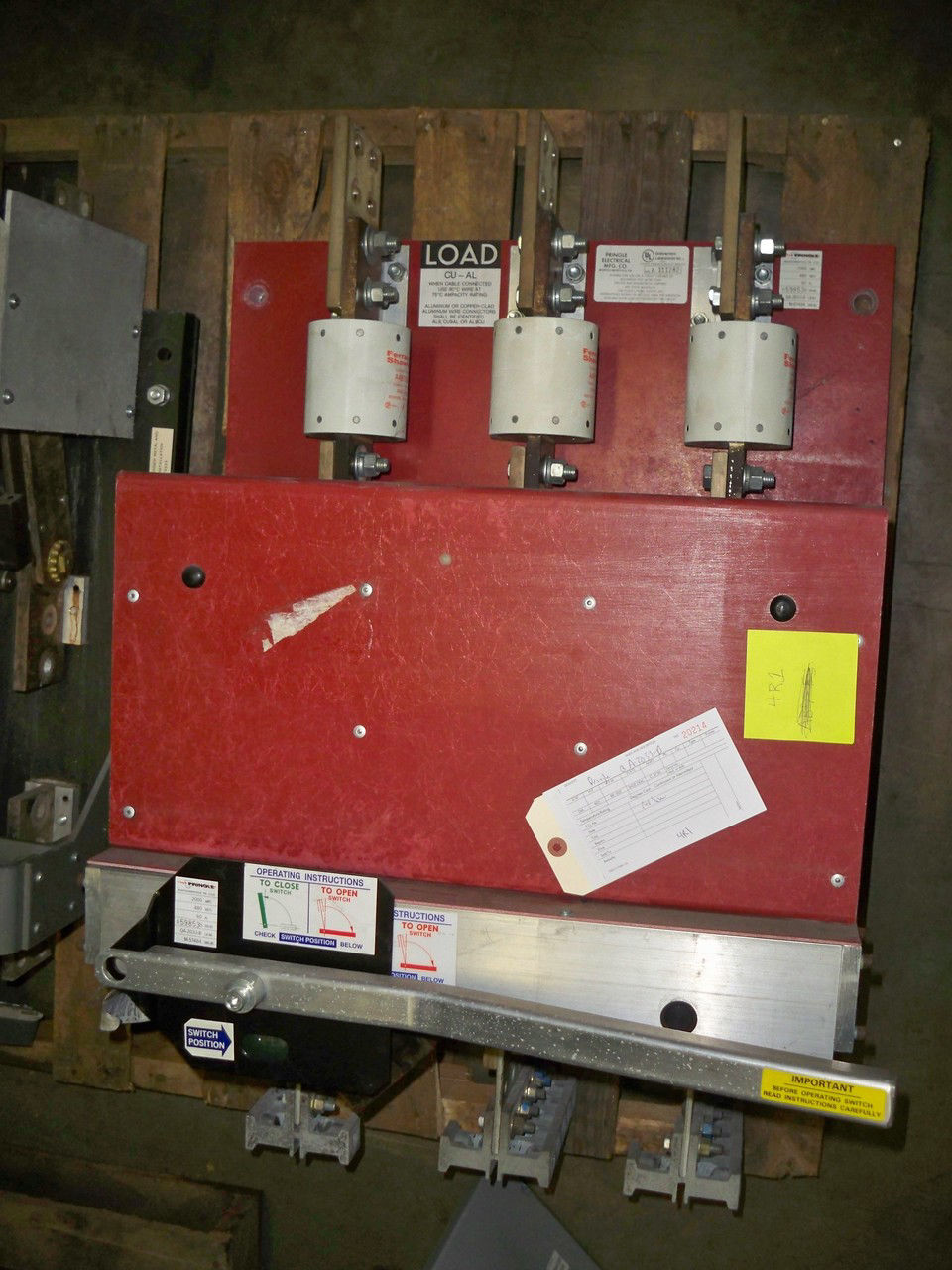 Picture of QA-2033-B Pringle 2000 Amp 480 Volt Pressure Contact Switch Red