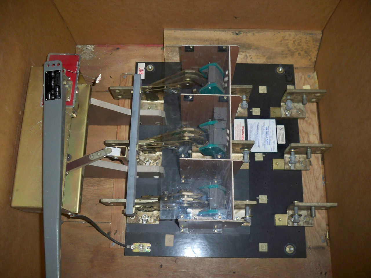 Picture of VLB347 Boltswitch 800 Amp 480 Volt Pressure Contact Switch Black New Surplus