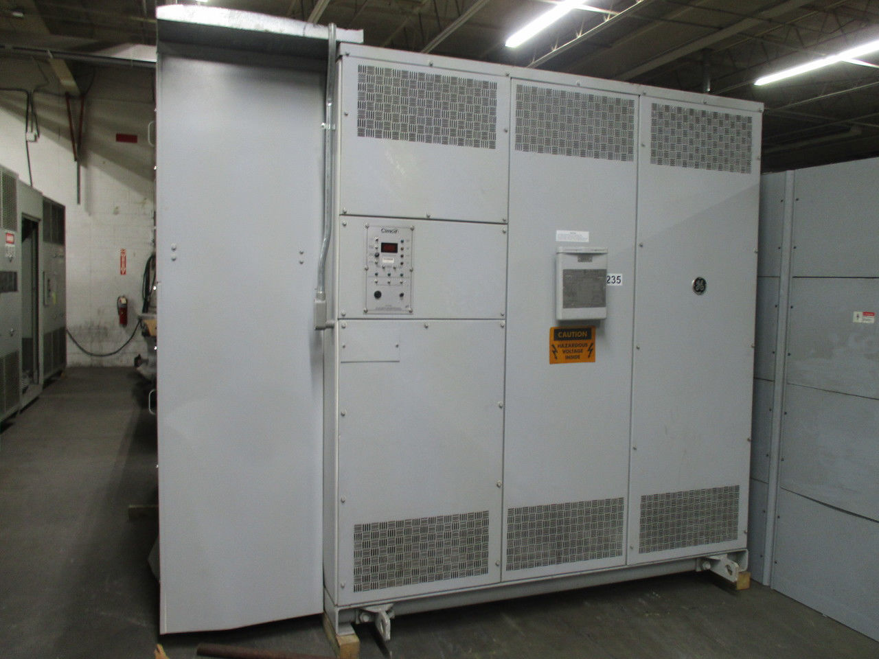 Picture of General Electric Cast Epoxy Resin Medium Voltage Dry Type Transformer | 2000/2800 KVA 12470-480Y/277 Volt | 3 Phase NEMA 1 R&G