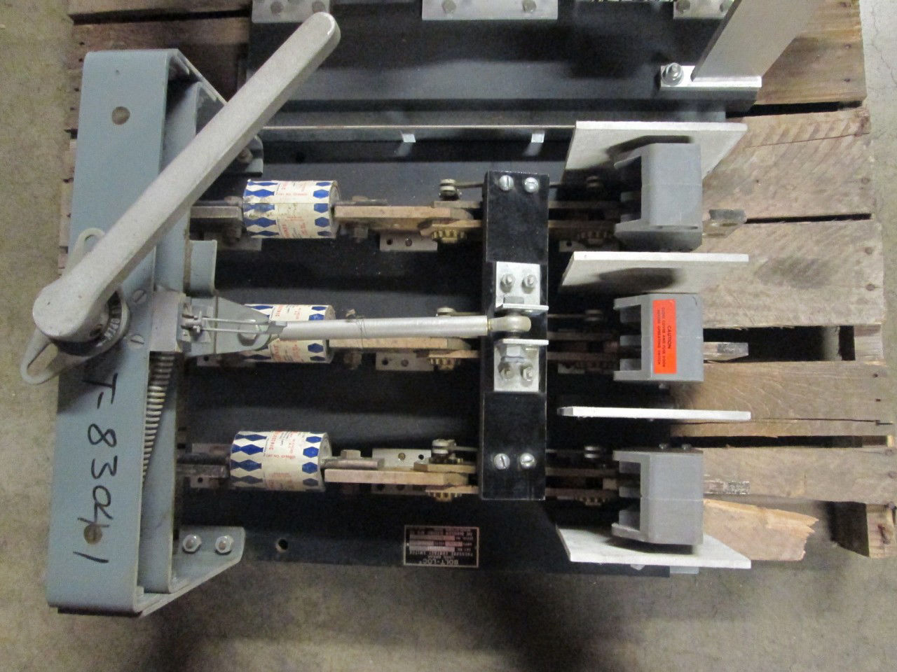 Picture of Barkelew Bolt-Loc Pressure Contact Switch XD-12433-2 | 1200 Amp 240 Volt | Black Back Plate