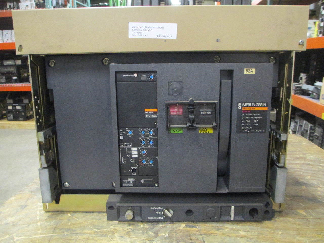 Picture of Merlin-Gerin Masterpact M40H1 Circuit Breaker 4000 Amp 600 VAC M/O D/O