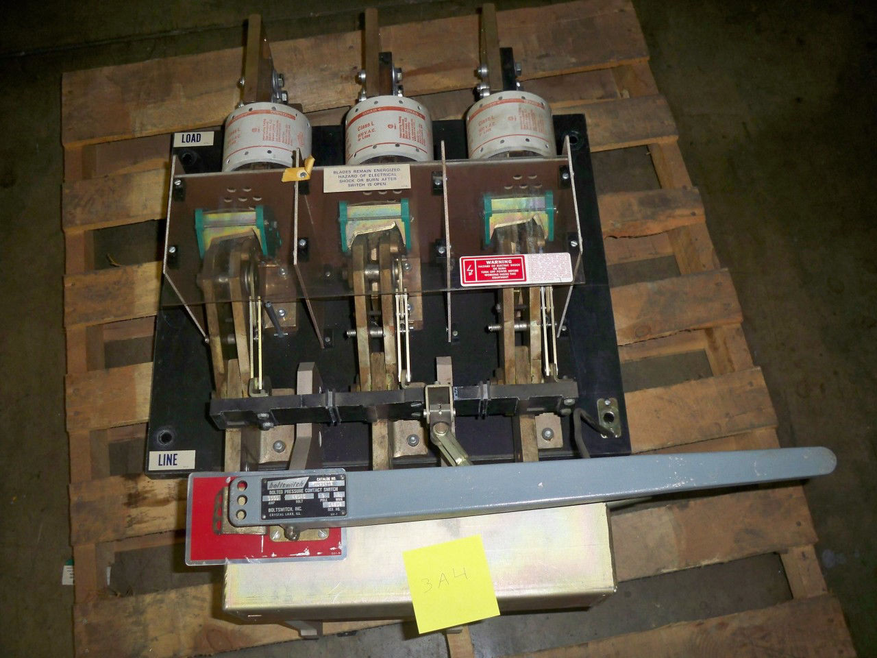 Picture of VLB3412 Boltswitch 3000 Amp 600 Volt Pressure Contact Switch Black