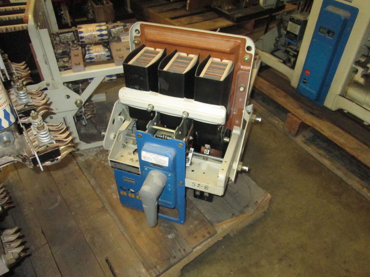 Picture of AKU-1A-25-1 GE Air Breaker 600A 600V MO/DO Fused