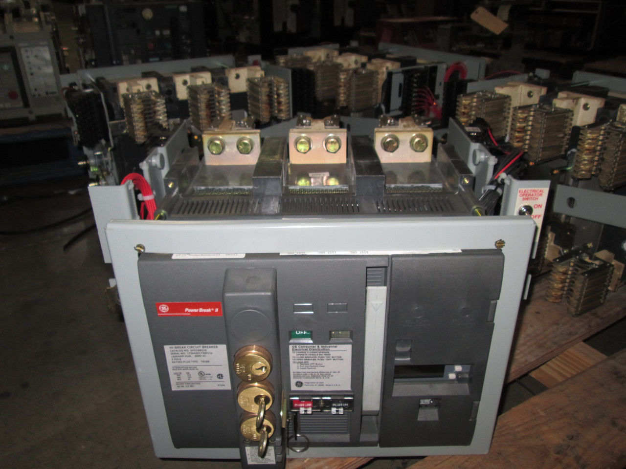 Picture of General Electric SHD16B216 Power Break II Breaker 1600 Amp 600 Volt AC E/O D/O