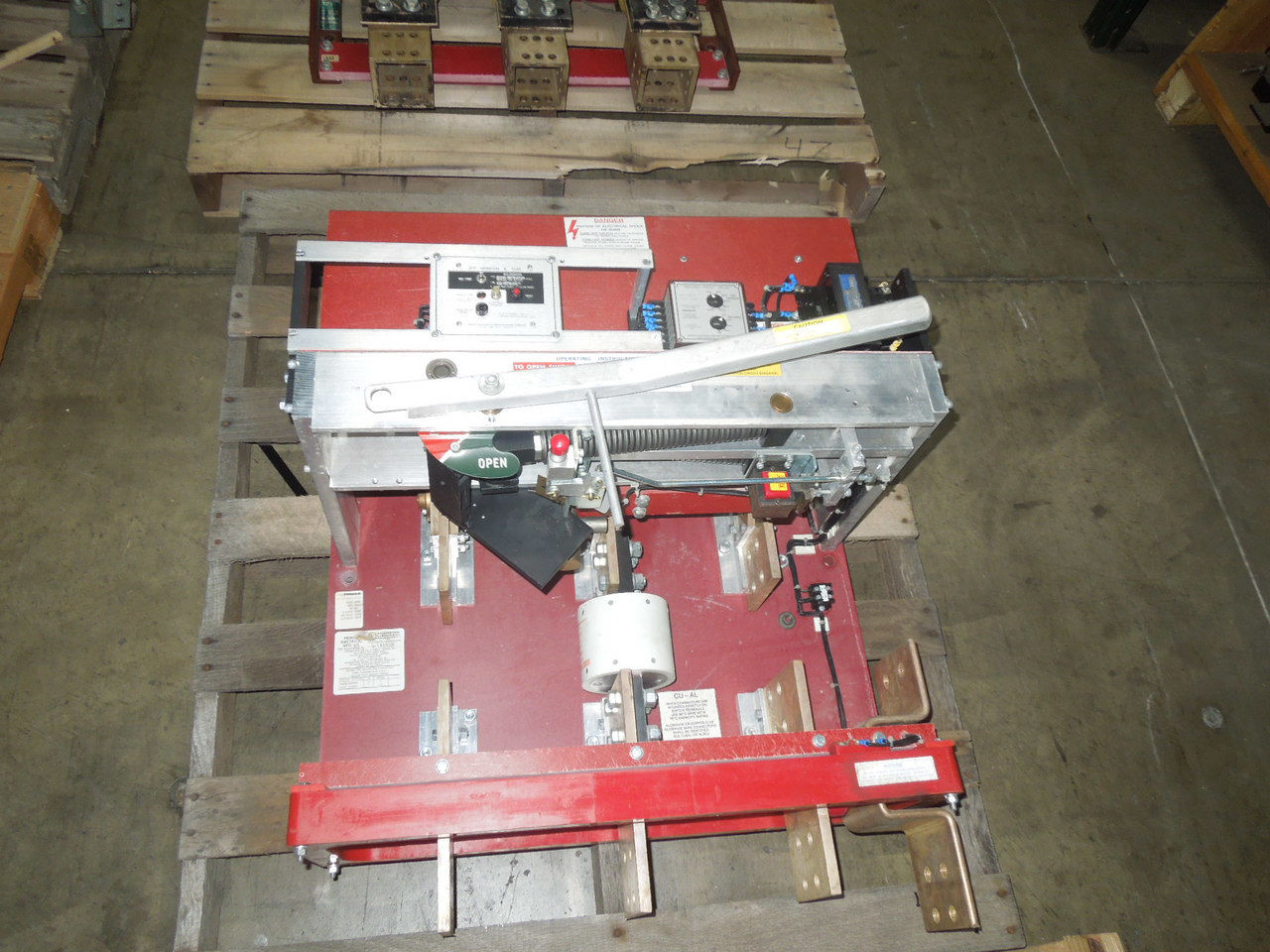 Picture of Pringle Pressure Contact Switch FP-2534 | 2500 Amp 480 Volt | Red Back Plate W/ ST & GF