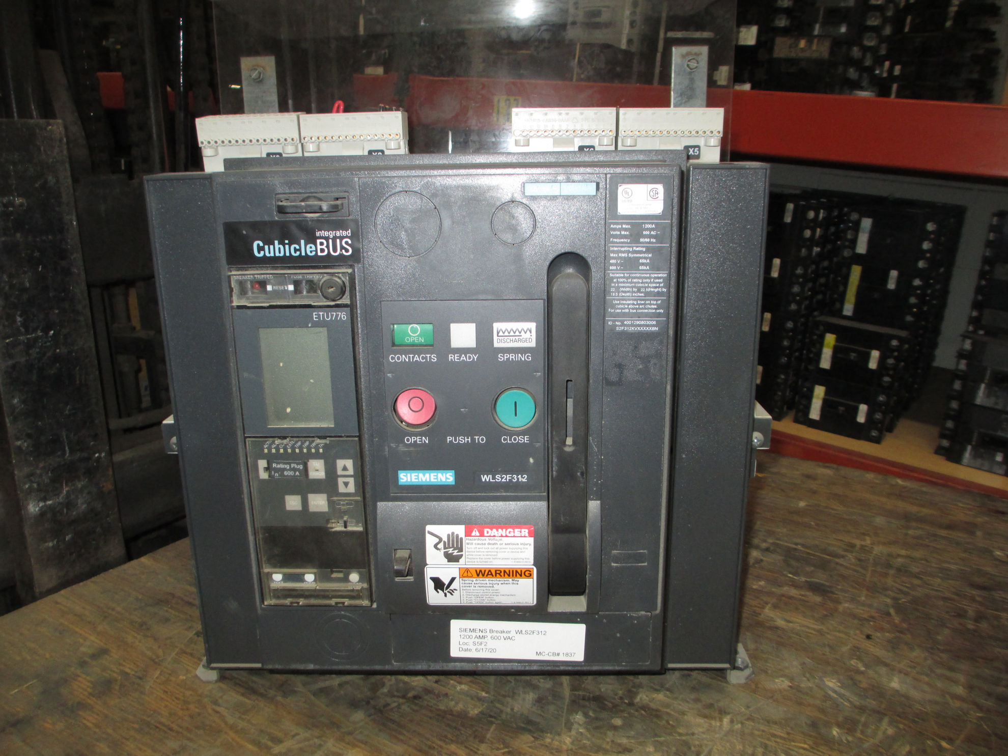 Picture of Siemens WLS2F312 Circuit Breaker 1200 Amp 600 Volt AC M/O F/M