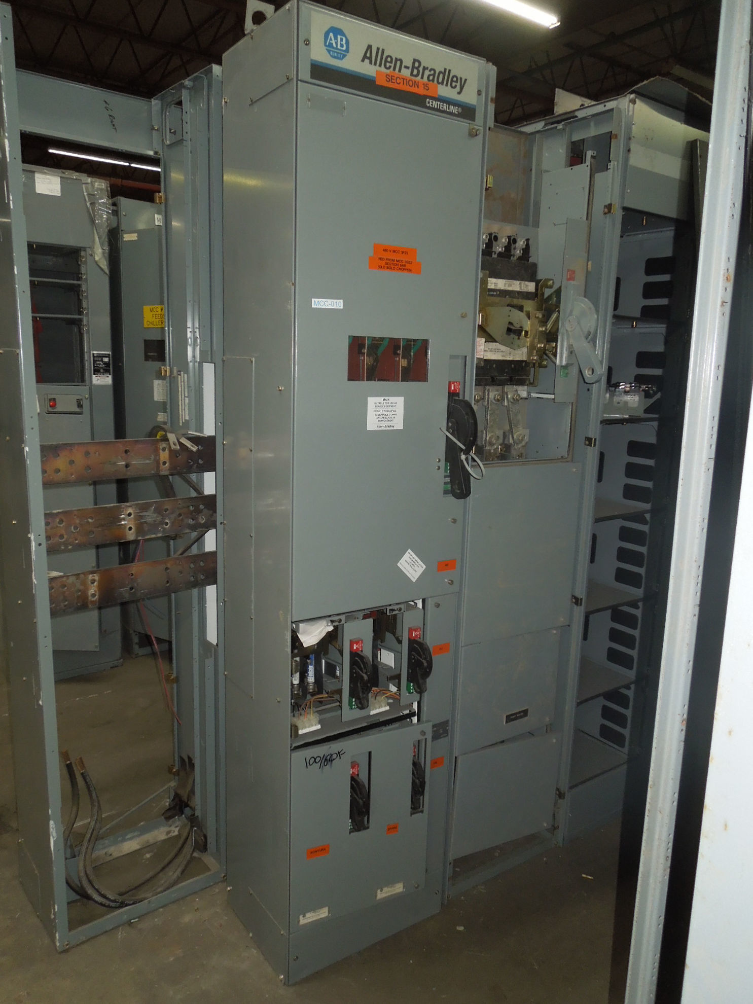 Picture of Allen-Bradley 2100 Series MCC 600 Amp 40116-491-01 Fused Main 480Y/277 Volt R&G