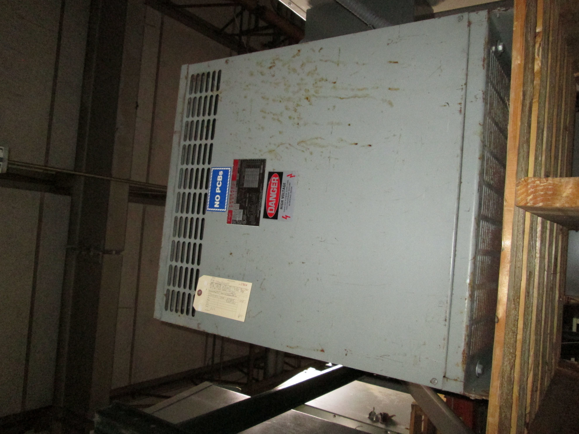 Picture of Federal Pacific Low Voltage Dry Type Transformer | 37.5 KVA 480-208Y/120 Volt | 3 Phase NEMA 1 R&G