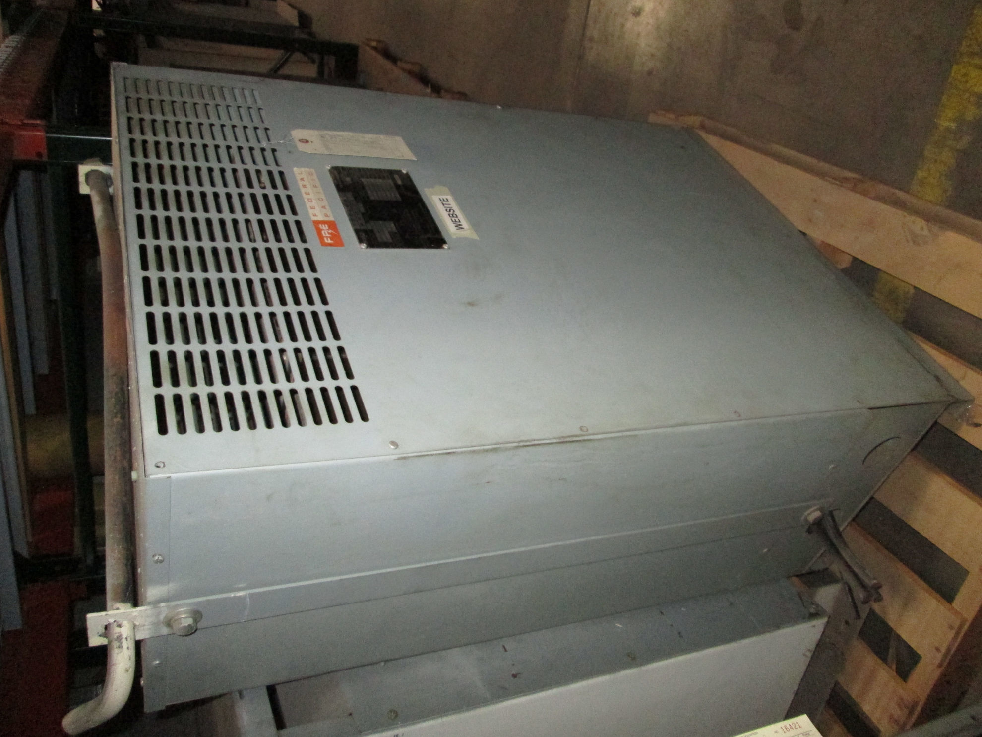 Picture of Federal Pacific Low Voltage Dry Type Transformer | 112.5 KVA 480-208Y/120 Volt | 3 Phase NEMA 1 R&G