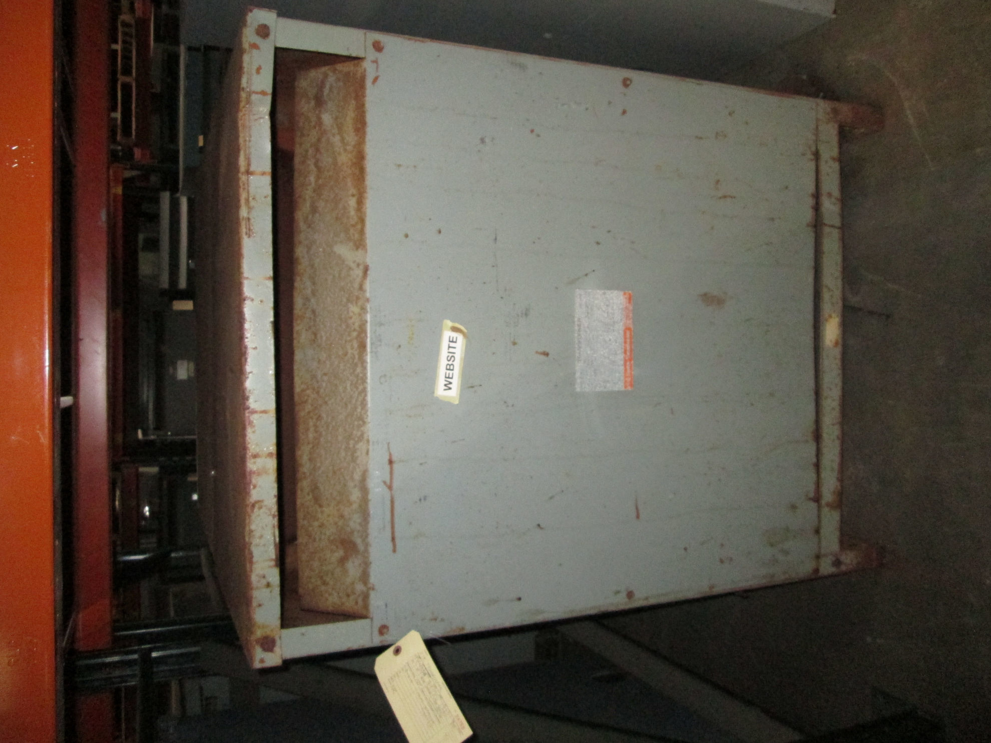 Picture of ITE Low Voltage Dry Type Transformer | 112.5 KVA 480-208Y/120 Volt | 3 Phase NEMA 1 R&G