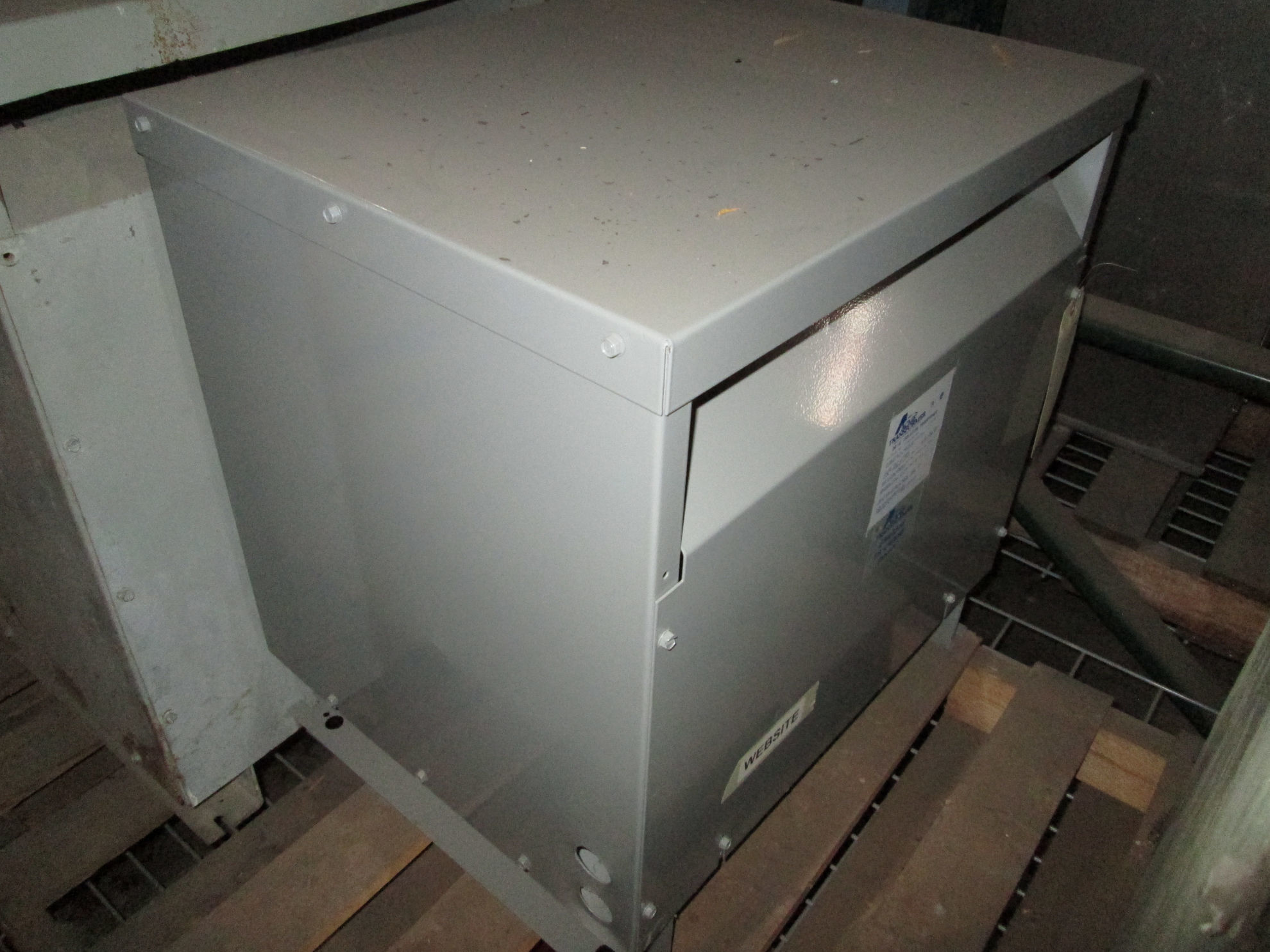 Picture of ACME Low Voltage Dry Type Transformer | 27 KVA 460-460Y/266 Volt | 3 Phase NEMA 1 R&G