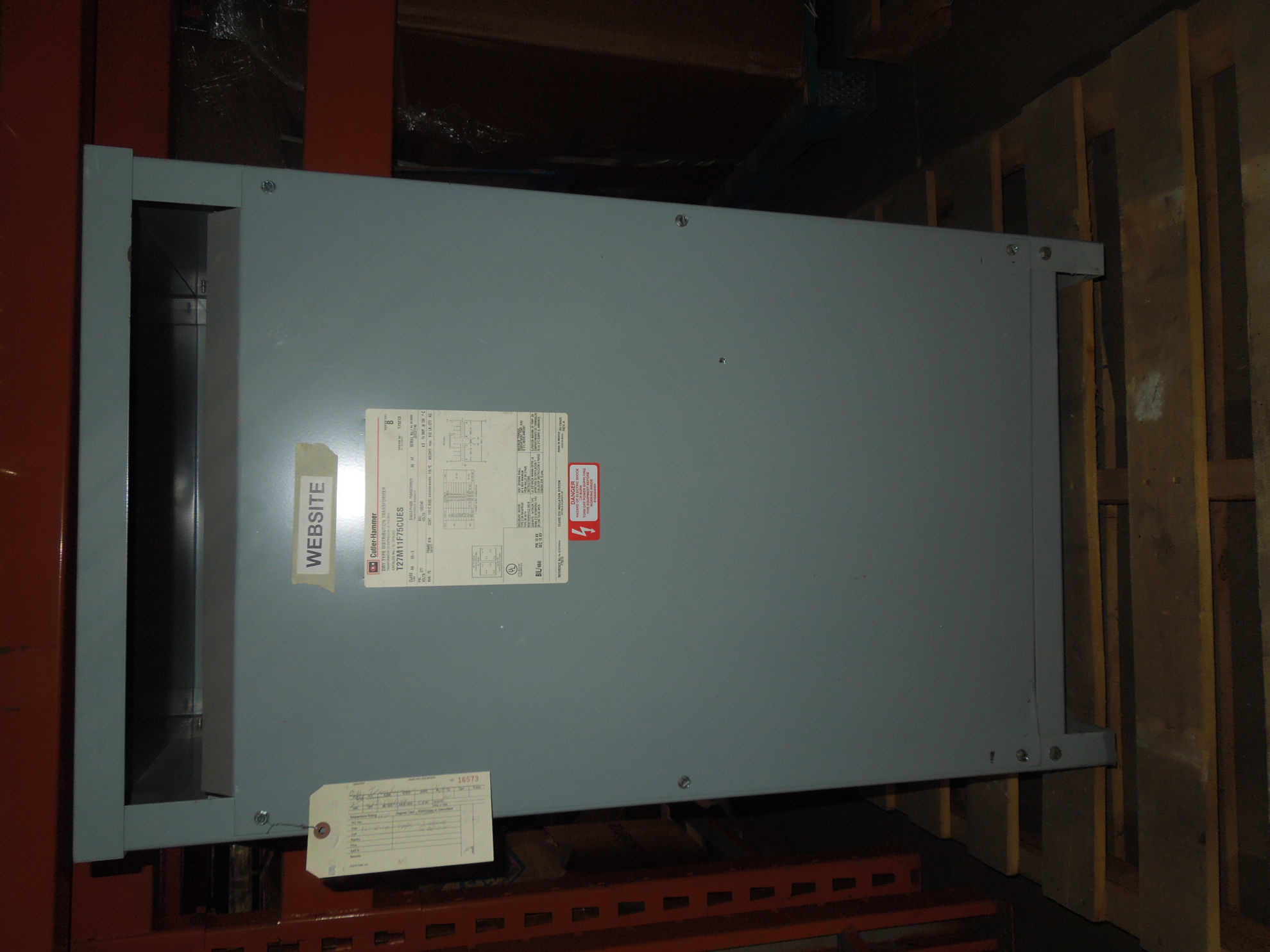 Picture of Cutler Hammer Low Voltage Dry Type Transformer | 75 KVA 277-120/240 Volt | 1 Phase NEMA 1 R&G