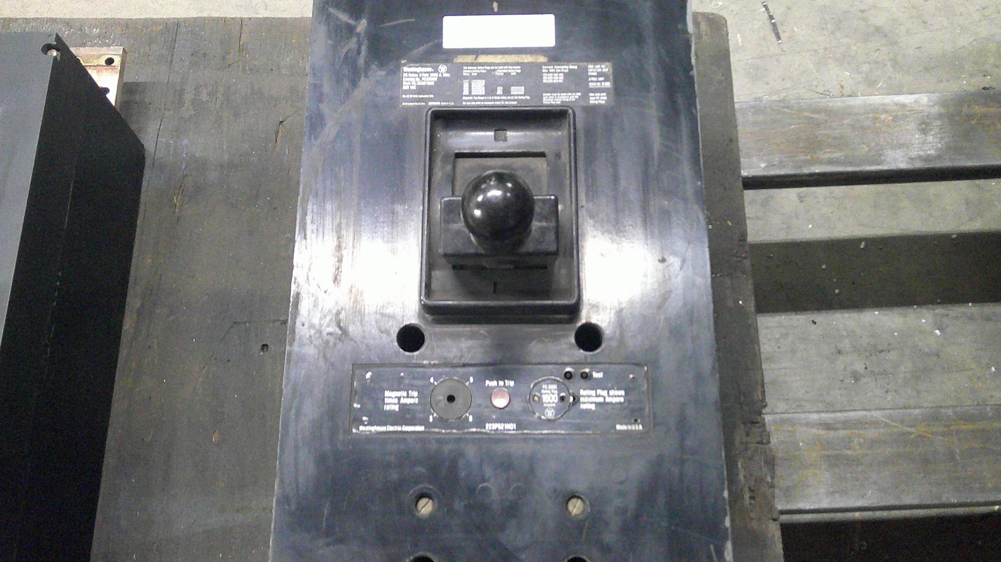 Picture of Westinghouse PC3200F Circuit Breaker 2000 amp 600 volt AC M/O F/M