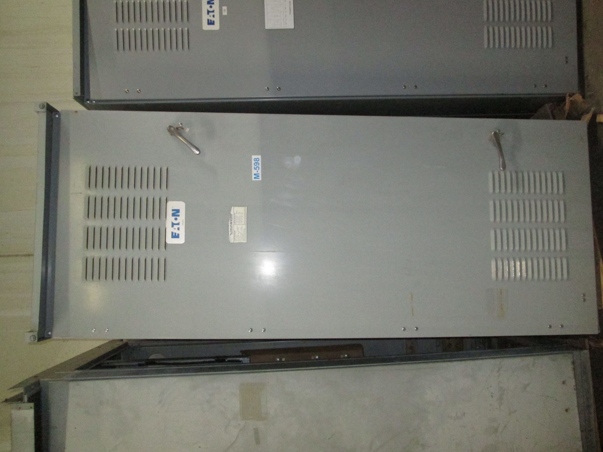 Picture of Eaton Pow-R-Line Switchboard Breaker Main SBS612 1200 Amp 480Y/277 Volt AC W/GF NEMA 3R R&G
