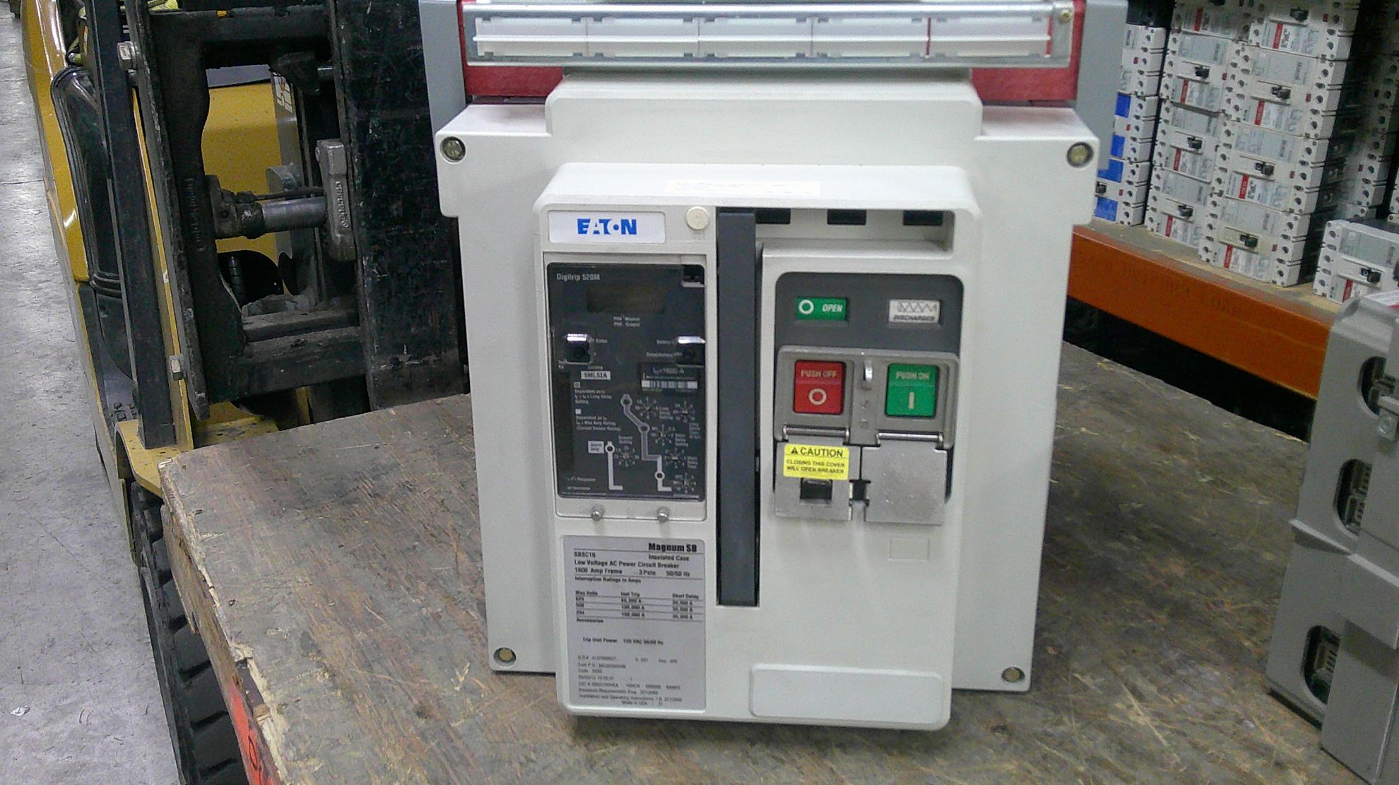 Picture of Eaton Magnum SB SBSC16 Circuit Breaker 1600 Amp 600 Volt AC M/O F/M 