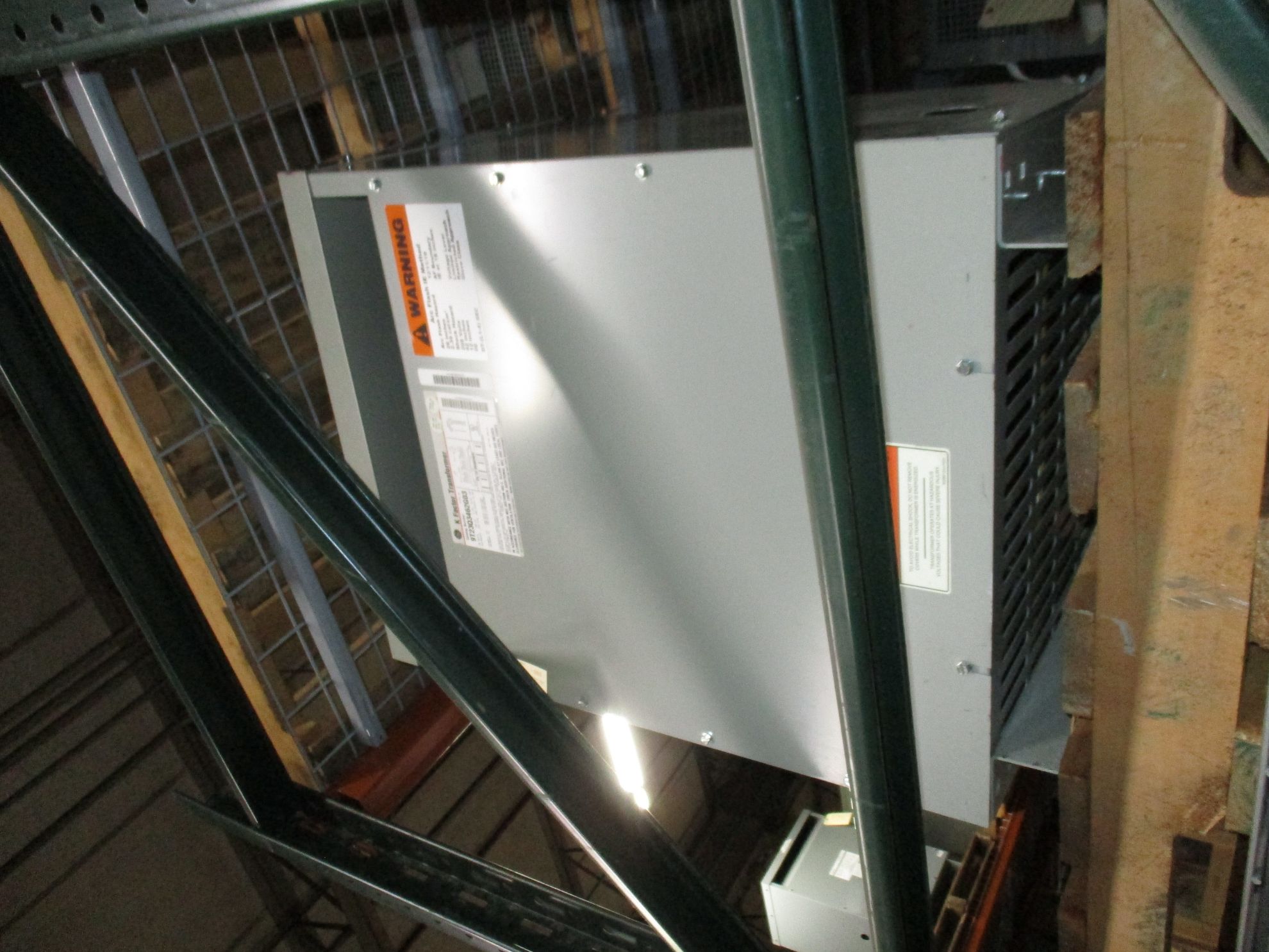 Picture of General Electric Low Voltage Dry Type K-Factor Transformer | 30 KVA 480-208/120 Volt | 3 Phase NEMA 1 R&G