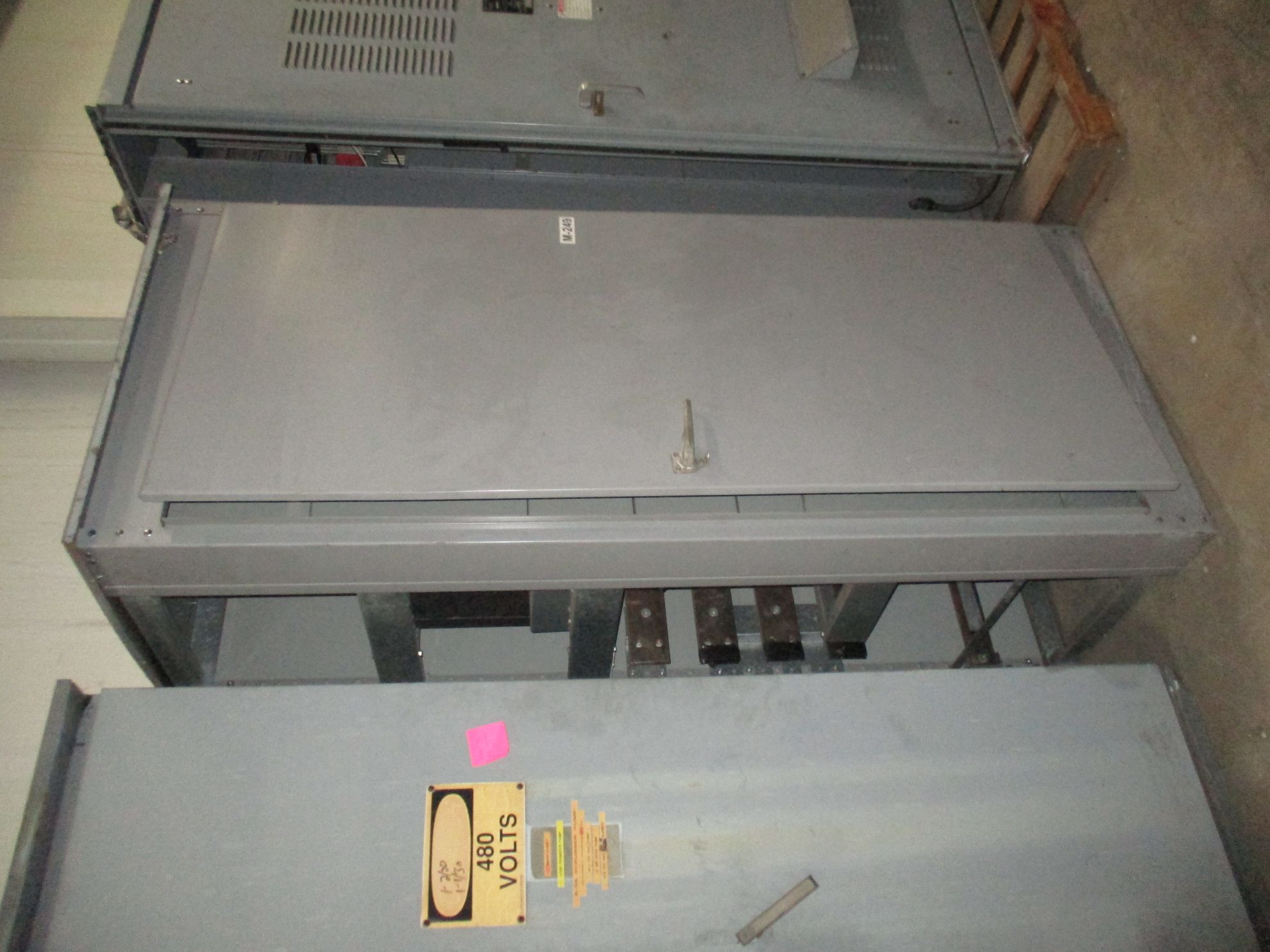 Picture of Electro Mechanical Industries Switchboard 3000 Amp 480Y/277 Volt 3 Ph 4 W NEMA 3R R&G