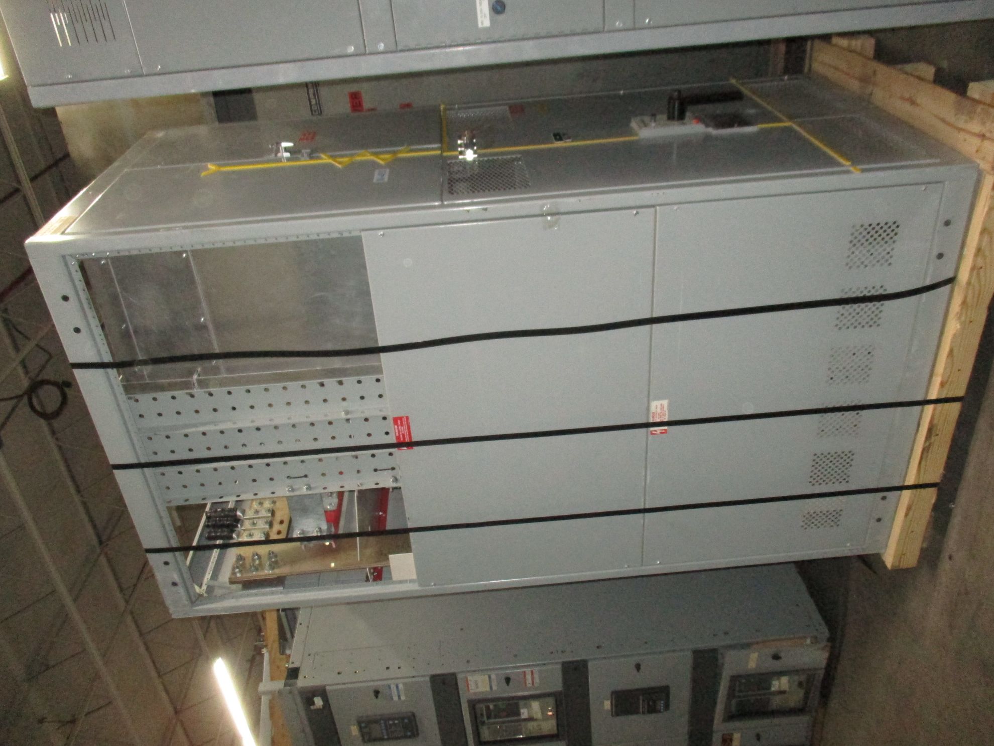 Picture of General Electric AV-Line Switchboard 4000 Amp Main Breaker 480Y/277 Volt AC 3 Ph 4 W NEMA 1 R&G