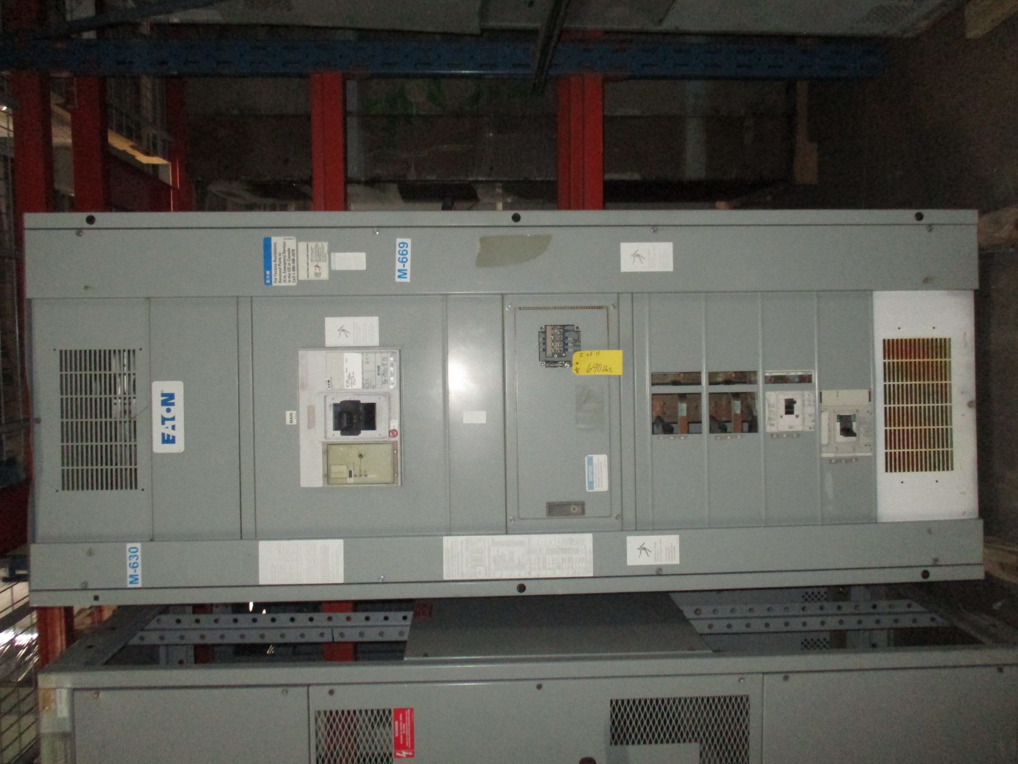 Picture of Eaton Pow-R-Line Switchboard 1600 Amp Main Breaker 480Y/277 Volt 3 Ph 4 W NEMA 1 R&G