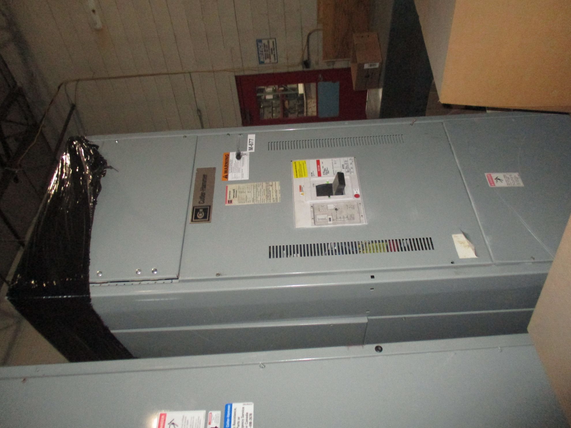 Picture of Cutler-Hammer Power-R-Line Switchboard 2500 Amp Main Breaker 480Y/277 Volt 3 Ph 4 W NEMA 1 R&G