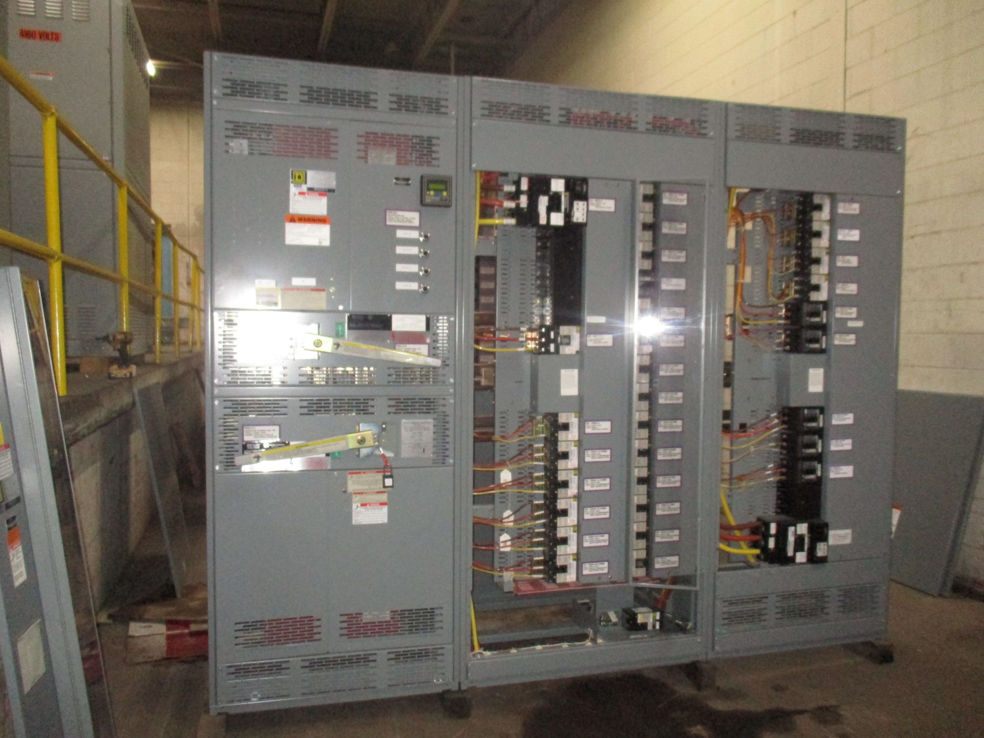 Picture of Square D QED Power Style Switchboard 1200 Amp Fusible Dual Mains 480 Volt 3 Ph 3 W NEMA 1 R&G