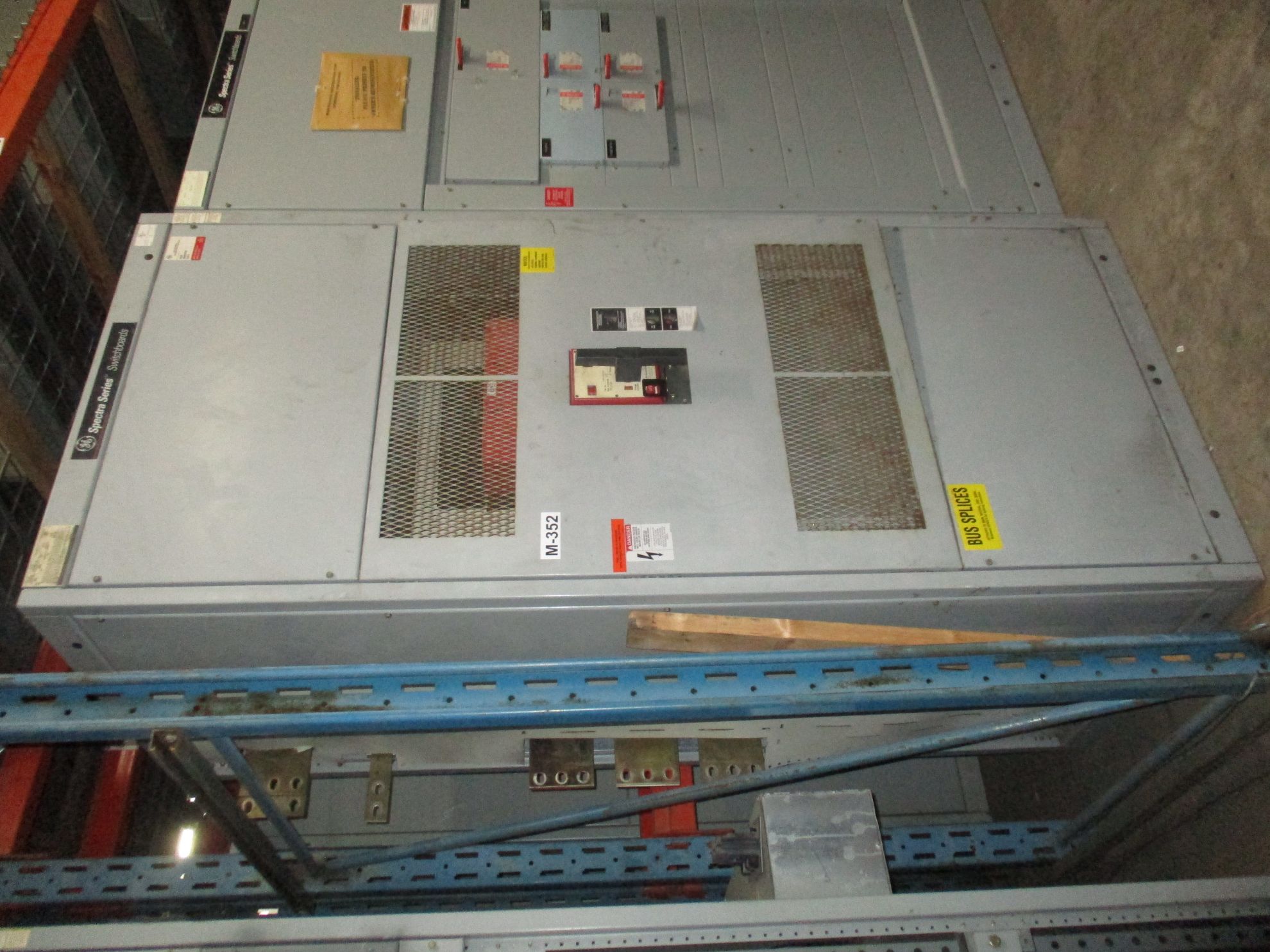 Picture of GE Spectra Series Switchboard 3000 Amp 480Y/277 Volt Fusible Main W/GF Nema 1 R&G