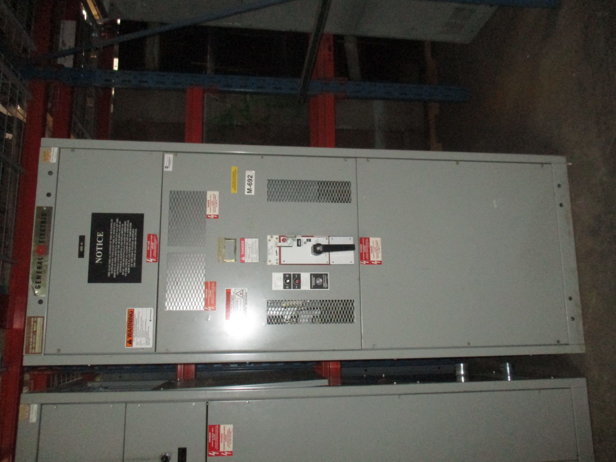 Picture of General Electric AV-Line Switchboard 1200 Amp Fusible Main 480Y/277 Volt 3 Ph 4 W NEMA 1 R&G