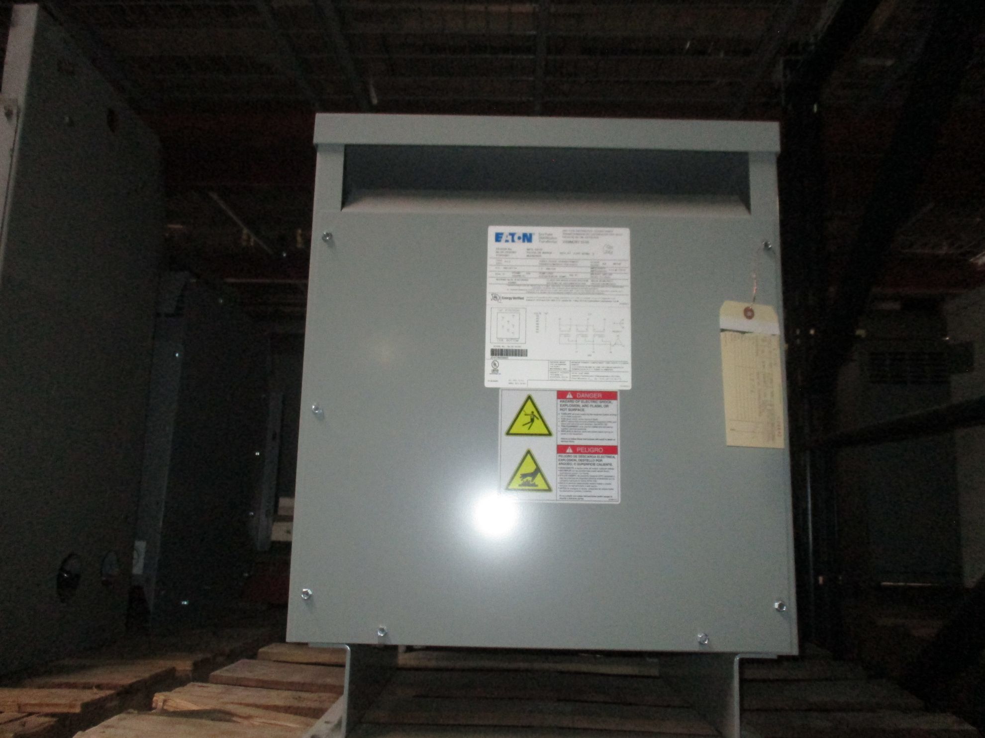 Picture of Eaton 15 KVA 480-208Y/120 Volt 3 Phase Low Voltage Dry Type Transformer R&G