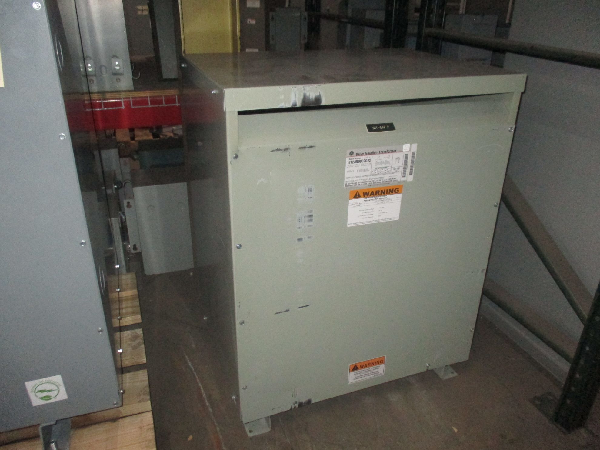 Picture of General Electric Low Voltage Dry Type Transformer | 118 KVA 460-460Y/266 Volt | 3 Phase NEMA 1 R&G