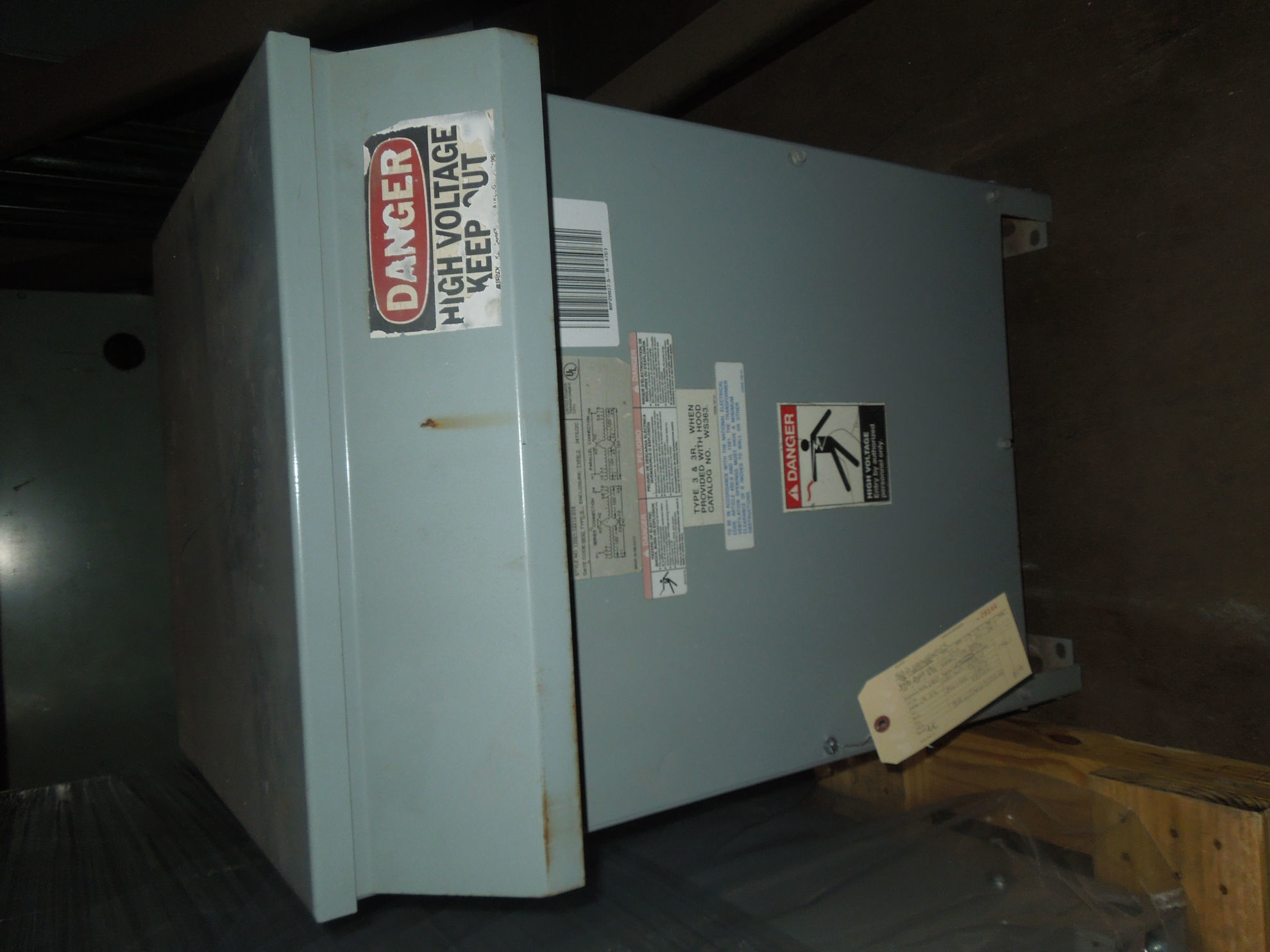 Picture of Square D 37.5 KVA 240-480-120/240 Volt 1 Phase Low Voltage Dry Type Transformer R&G
