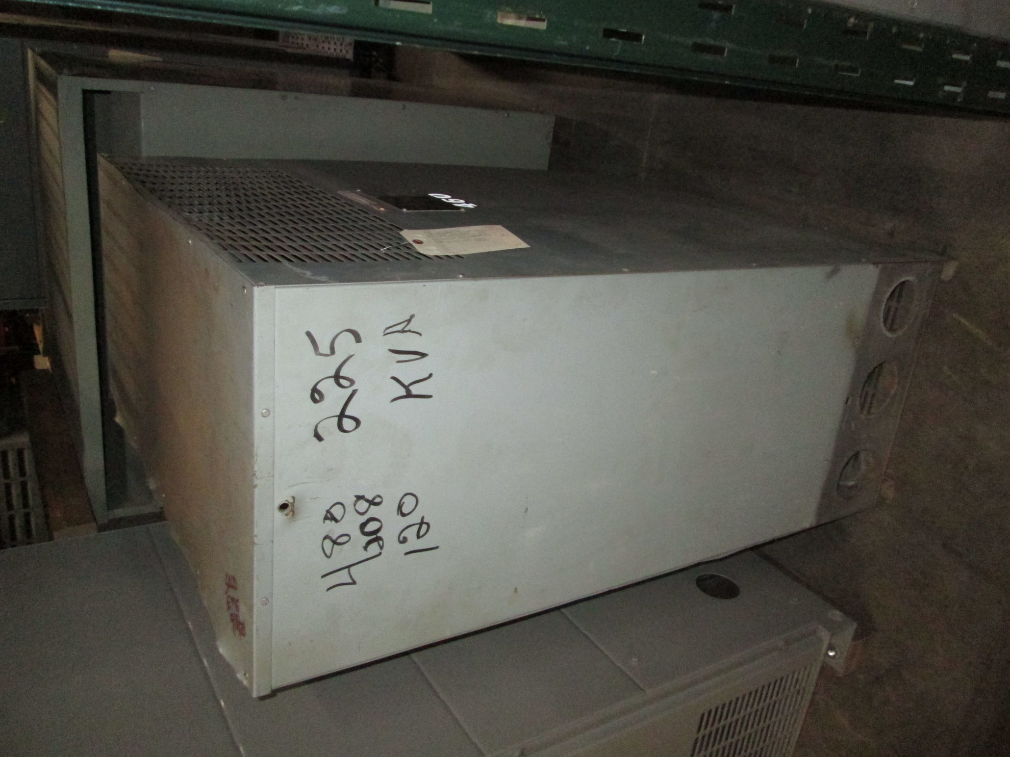 Picture of FPE 225 KVA 480-208/120V 3 Phase Low Voltage Dry Type Transformer R&G