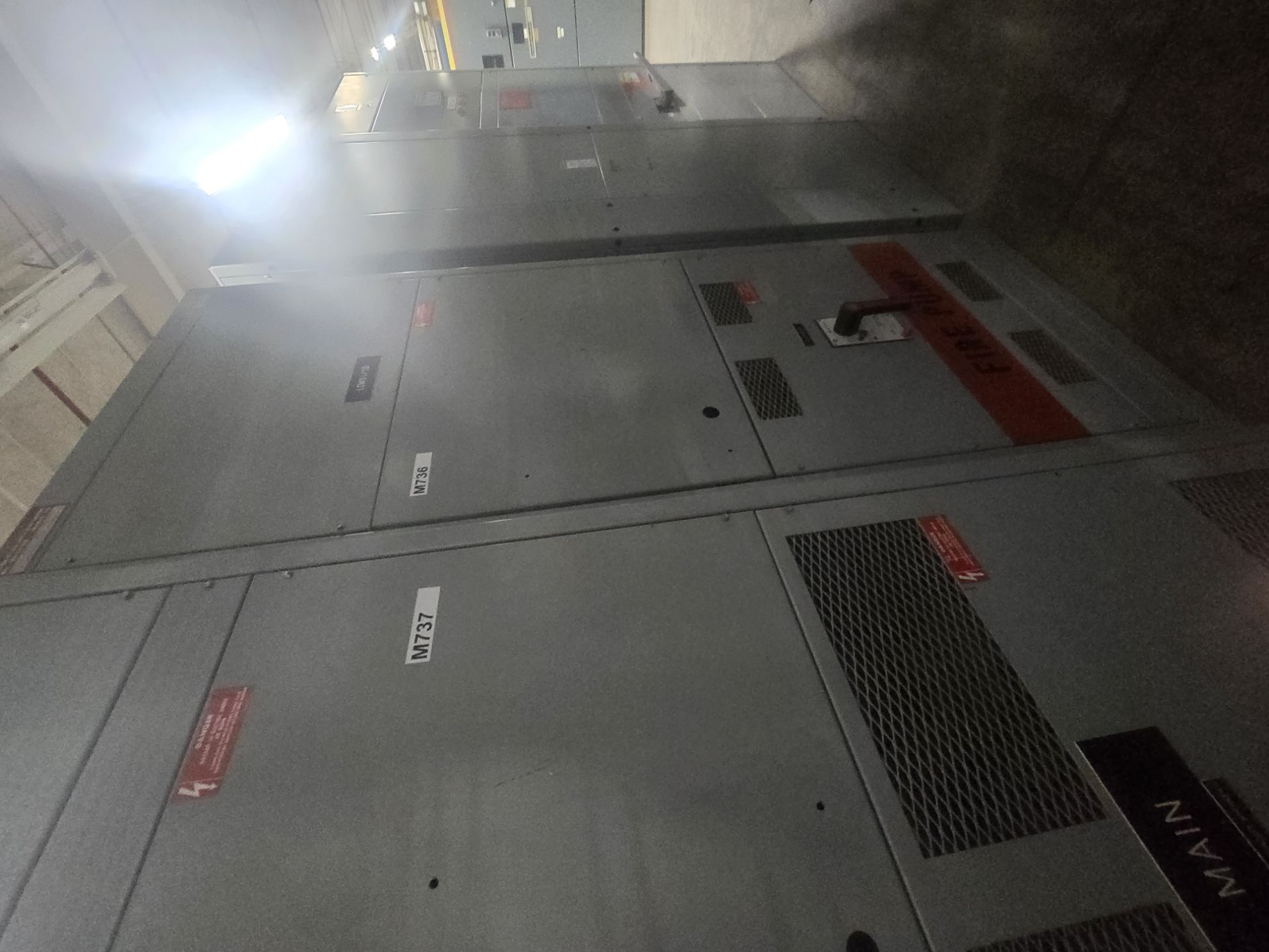 Picture of General Electric AV-Line Switchboard THP1616SS | 1600 Amp Main Breaker | 480Y/277V 3-Phase 4-Wire | NEMA 1 R&G