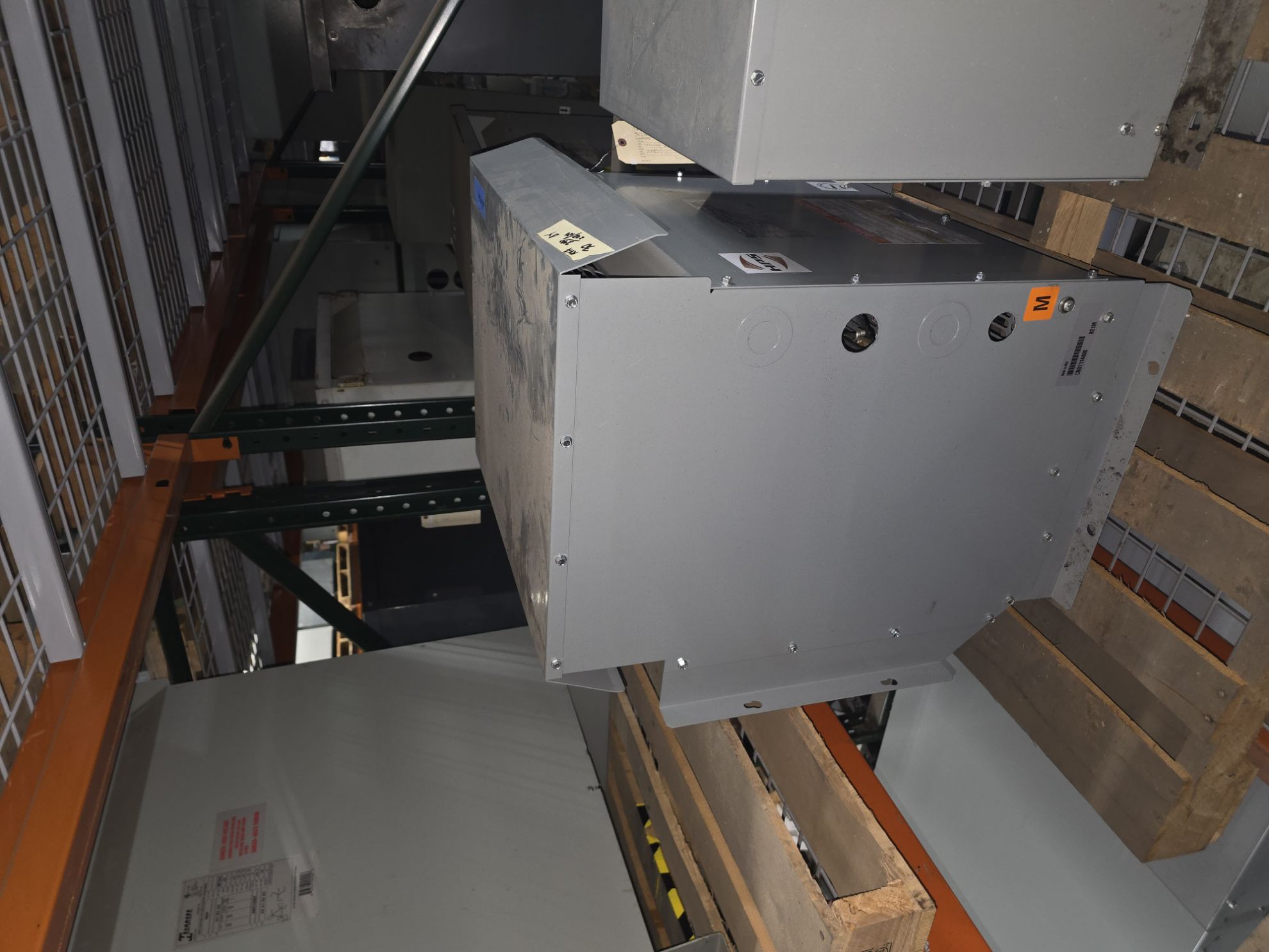 Picture of Hammond Low Voltage Dry Type Transformer | 30 KVA 240-208Y/120 Volt | 3 Phase NEMA 3R R&G