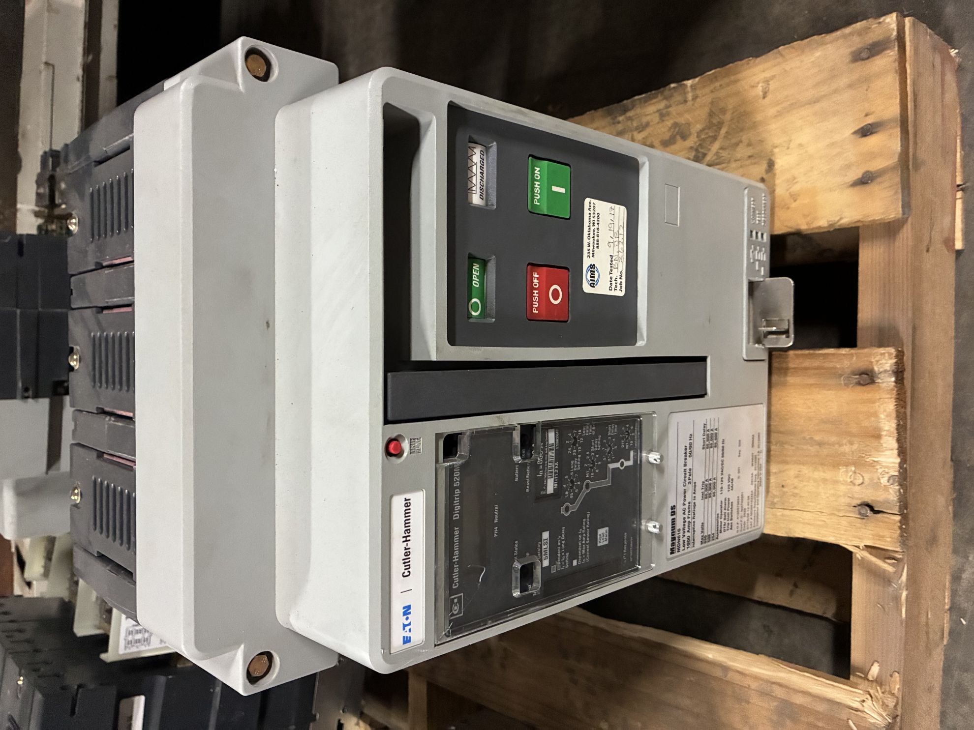 Picture of Eaton Magnum DS MDN616 Circuit Breaker 1600 Amp 600 Volt AC E/O D/O