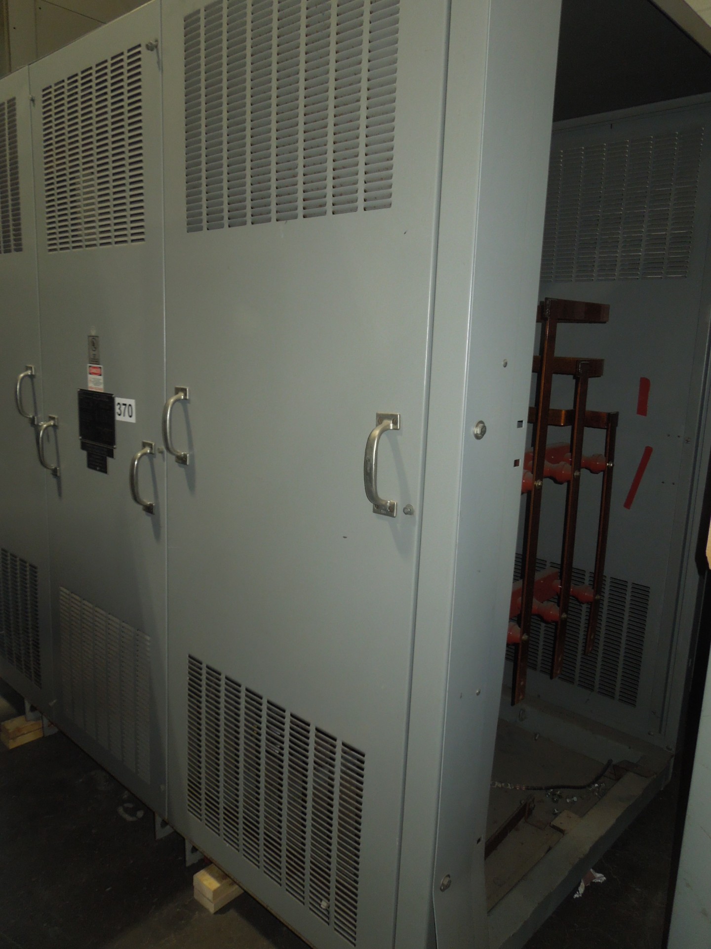Picture of Cutler-Hammer Medium Voltage Dry Type Transformer | 1500/2025/2700 KVA 4160-480Y/277 Volt | 3 Phase NEMA 1 R&G
