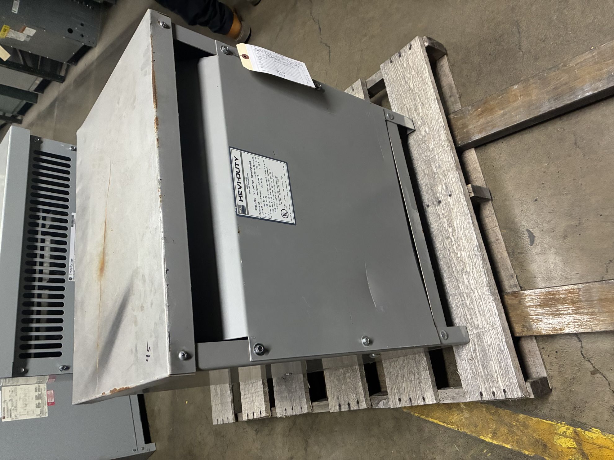 Picture of Hevi-Duty Low Voltage Dry Type Transformer | 45 KVA 480-208Y/120 Volt | 3 Phase NEMA 1 R&G