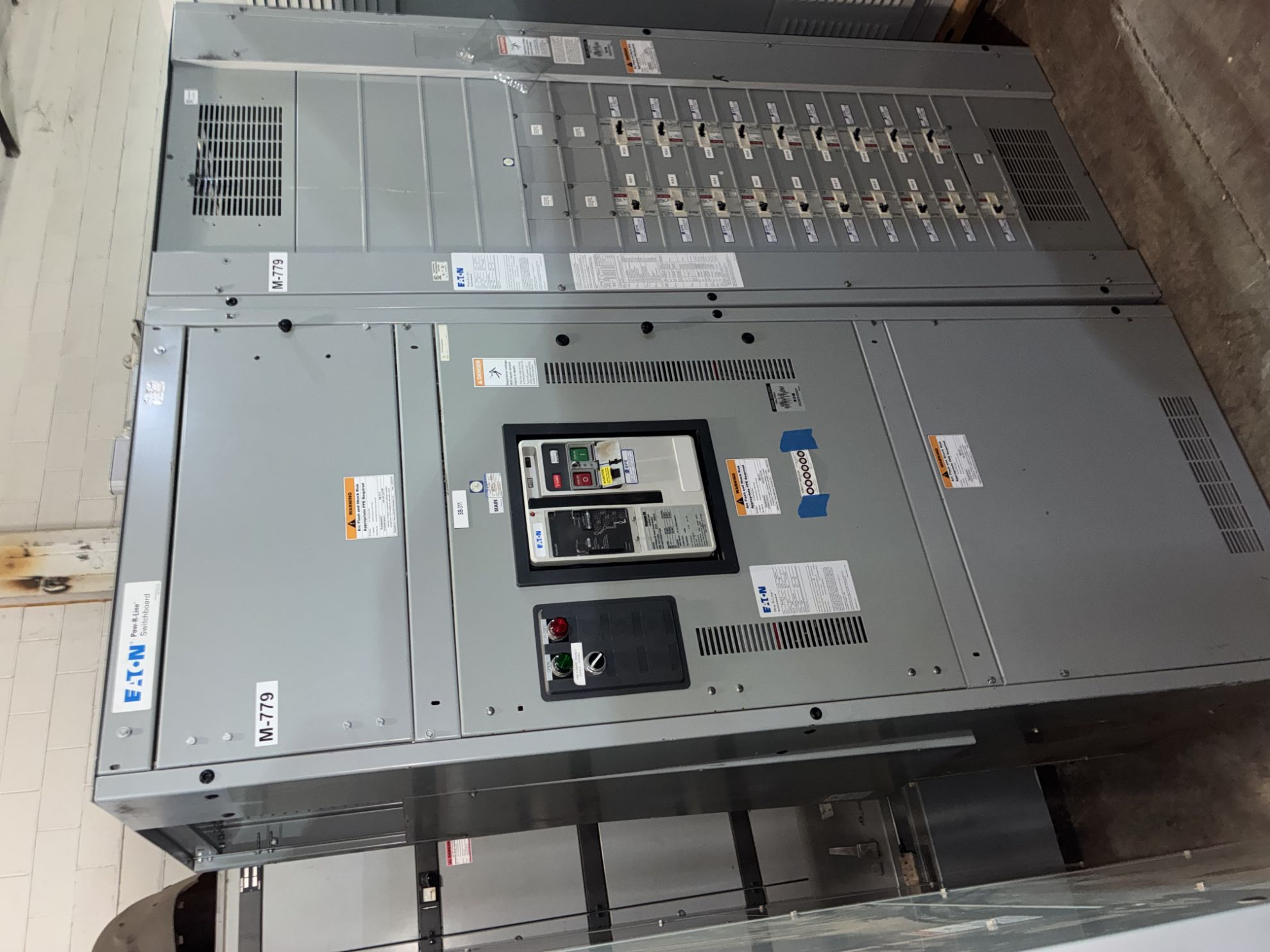 Picture of Cutler-Hammer/ Eaton Pow-R-Line Switchboard SBSC20 | 2000 Amp Main Breaker | 480V 3-Phase 3-Wire | NEMA 1 R&G