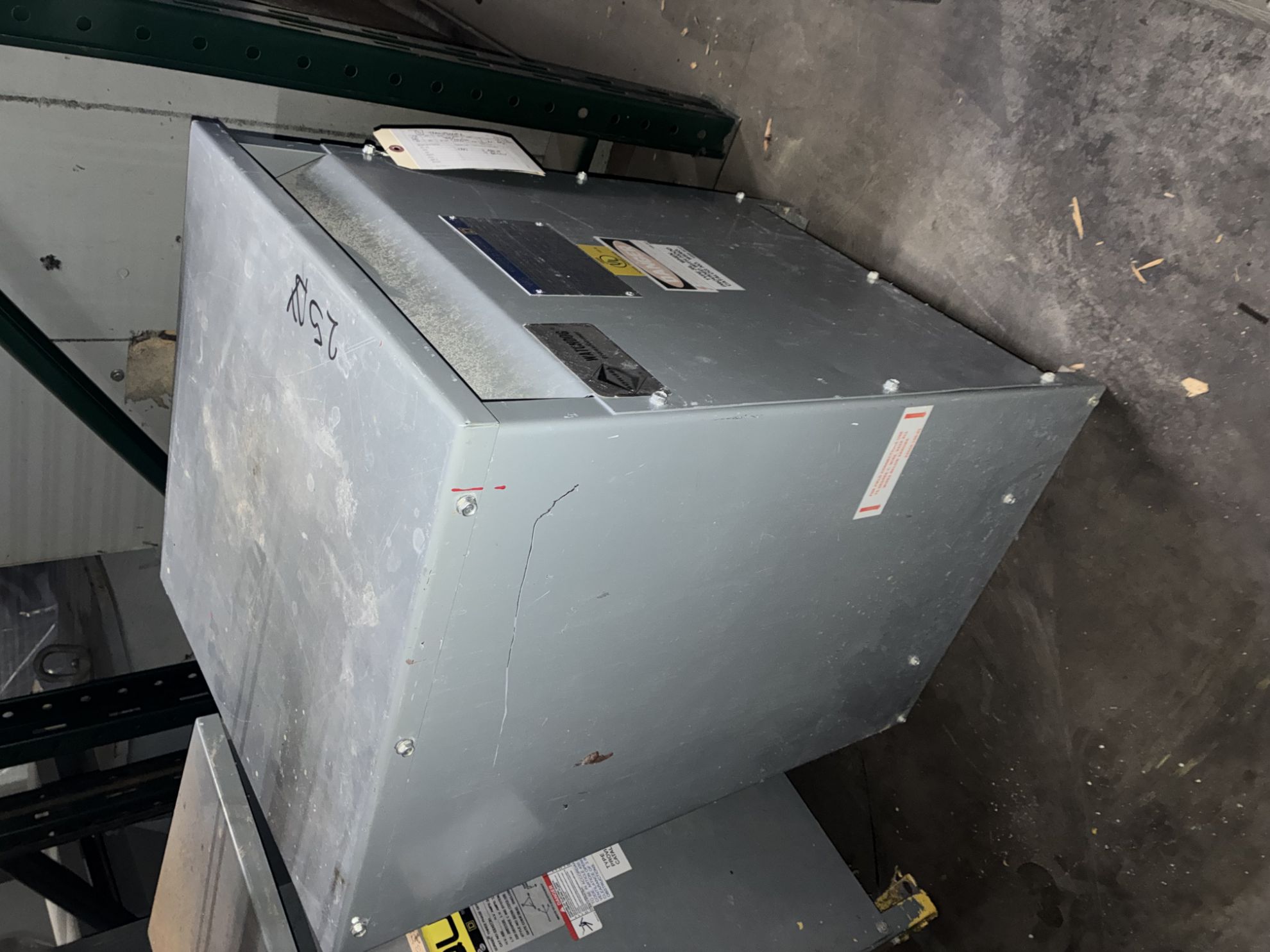 Picture of Square D 25 KVA | 480V-208Y/120V 1PH | Dry-Type Transformer